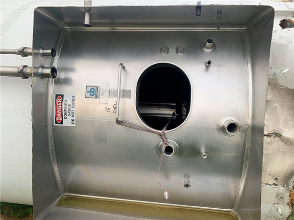 Cherry-burrell 8' Dia. X 22' H, 6000 Gallon Silo With Top Mounted Agitator)